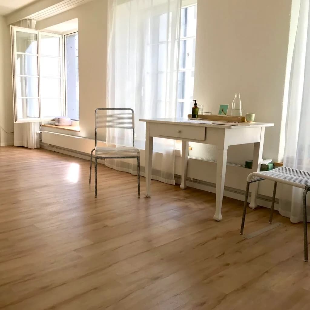 Peaceful therapy room